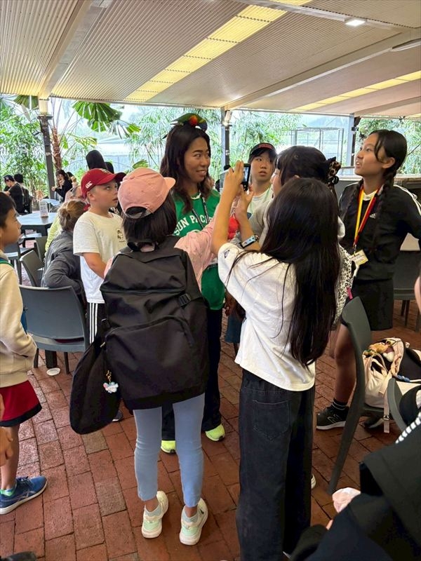 オーストラリア・ケアンズでホームステイ体験をするラグビーボール英会話の生徒たち